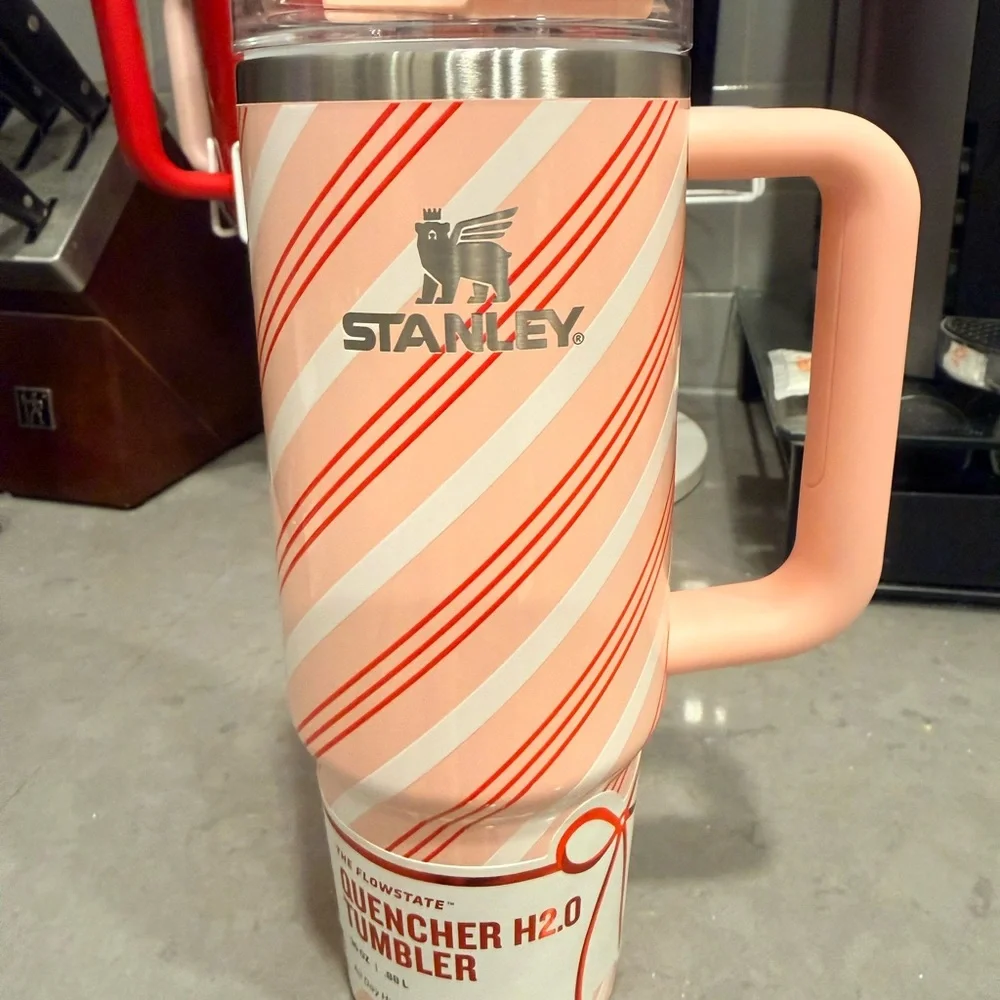 Stanley Quencher H2.0 40oz Tumbler Peach & Red Stripe Limited Color NWT - Picture 4 of 4
